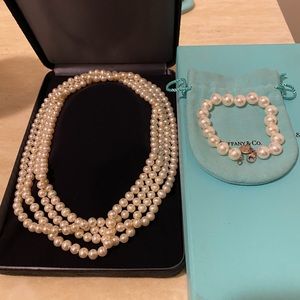 Tiffany&Co freshwater pearl set. 80 inch NL and 7.75 inch blt. Used, like NEW 🔥